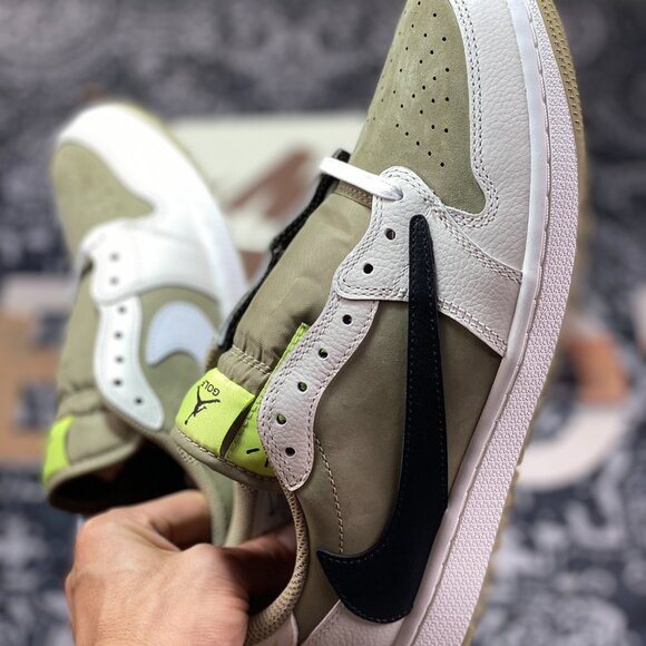 Travis Scott x Air Jordan 1 Low Golf 'Neutral Olive' - Picture 9 of 9